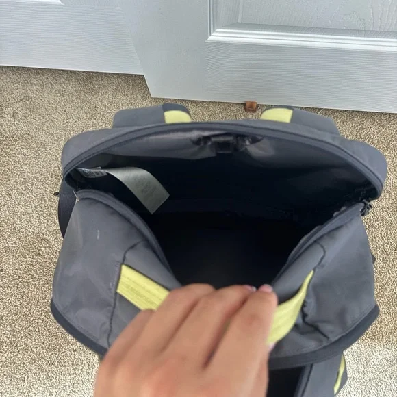 Patagonia Refugio Daypack 26L - Gray - Picture 8 of 9